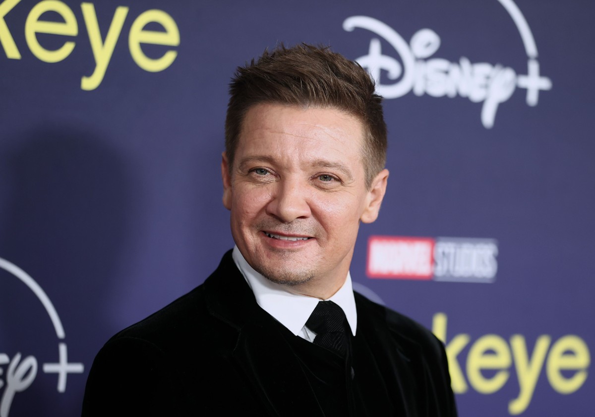 Jeremy Renner, Hawkeye from the MCU movies and series, says hello from rehab.  “Those more than 30 broken bones will heal…”