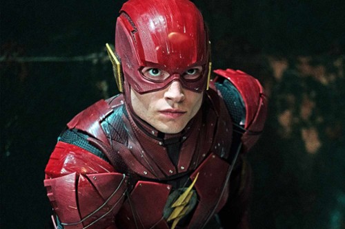 FOTO: Ezra Miller i Michael Keaton na plakatach "The Flash"