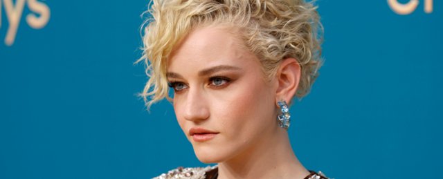 Julia Garner w nowym horrorze twórcy "Barbarzyńców". Co wiemy o...