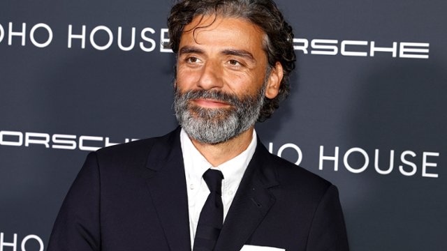 Oscar Isaac jako Frankenstein w filmie Guillermo del Toro [FOTO]