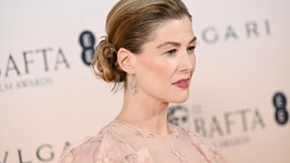 Rosamund Pike gwiazdą serialu Netfliksa. Co wiemy o "Thumblite"?