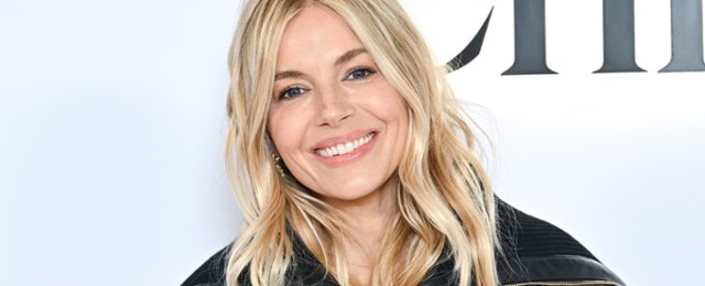 Sienna Miller u boku Johna Krasinskiego w filmie o Jacku Ryanie....