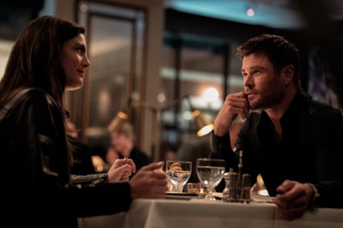 crime101-hemsworth-i.jpg