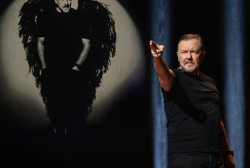 Ricky Gervais powinien dziękować Bogu i społeczności trans?