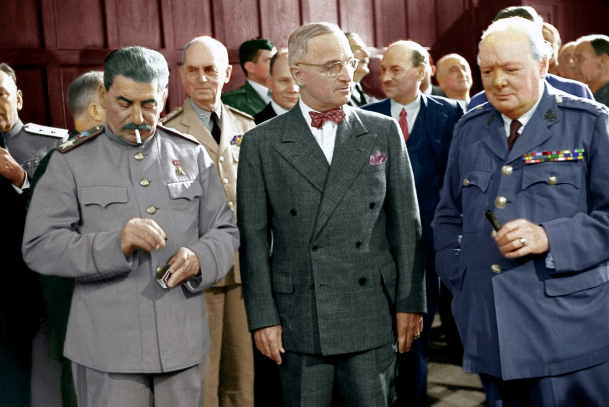 Pearce, Harris i Ninidze poznają "Cenę pokoju"