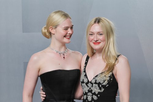 Z kt&oacute;rą z si&oacute;str Fanning zagra teraz Stellan Skarsg&aring;rd?