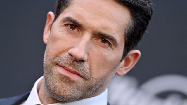 Scott Adkins vs. Lewis Tan. Co wiemy o "Deadlocked"?