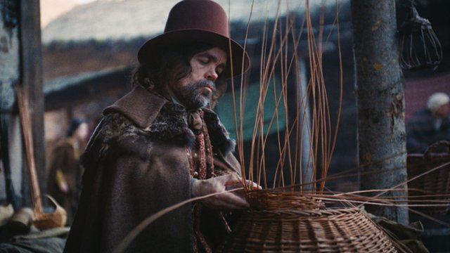 Co plecie Peter Dinklage? Męża Olivii Colman! [ZWIASTUN]