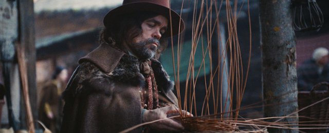 Co plecie Peter Dinklage? Męża Olivii Colman! [ZWIASTUN]