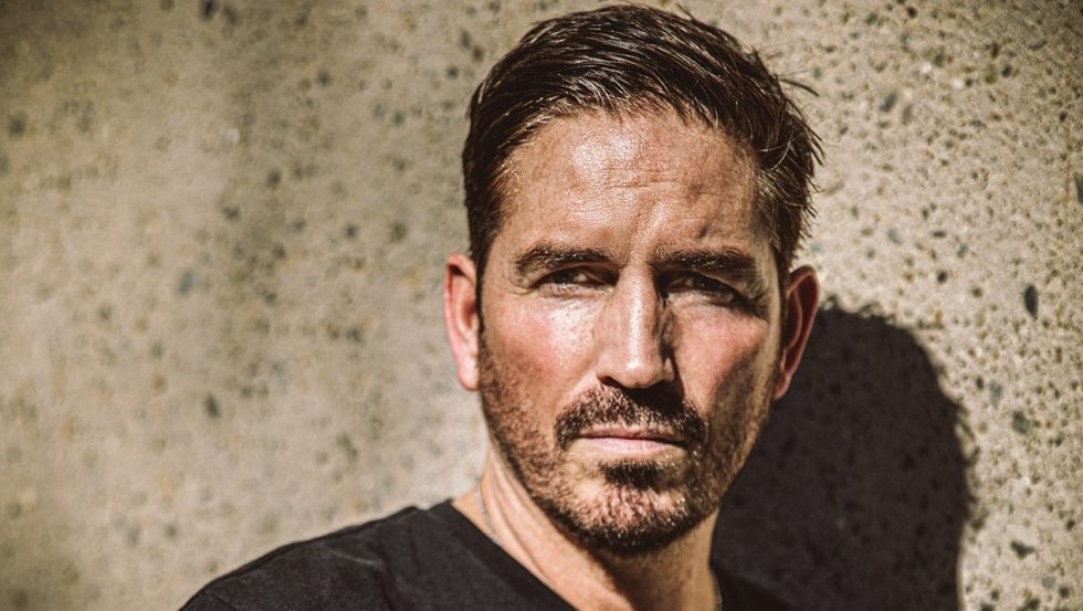 Bohater, jakiego potrzebujemy? Jim Caviezel w nowym akcyjniaku