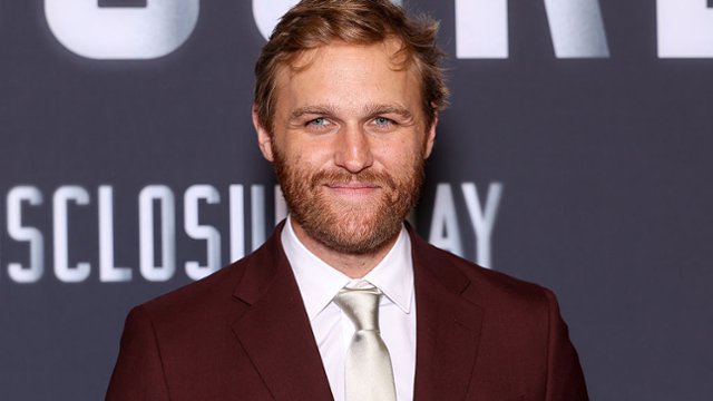 Szczęśliwi? Wyatt Russell gwiazdą czarnej komedii