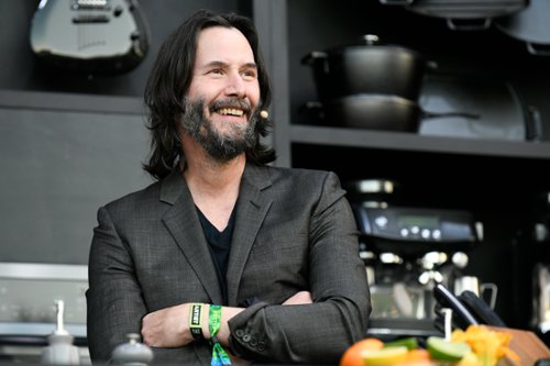 Keanu i Arnold łączą siły. Poznacie ich po głosach?