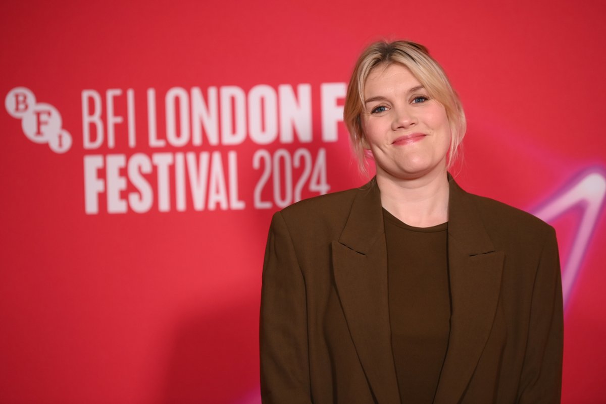 Emerald Fennell znowu szokuje. Opinie o "Wichrowych wzgórzach"