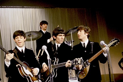 Wiemy, kto napisze scenariusz(e) biografii Beatlesów