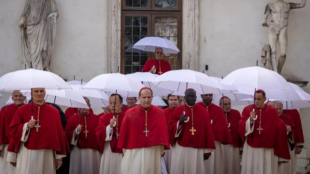 Papież Leon XIV obejrzał "Konklawe" żeby przygotować się do...