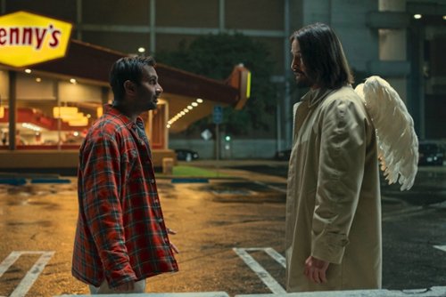 Keanu Reeves jako anioł stróż w zwiastunie "Cuda się zdarzają"