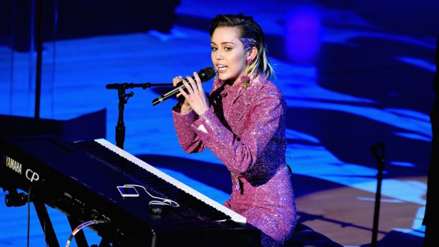Disney zabraniał Miley Cyrus śpiewania jej piosenek?