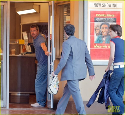 brad-pitt-cliff-booth-set-02.jpg