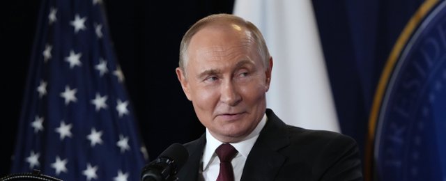 Jude Law jako Władimir Putin na pierwszym zdjęciu z planu "The...