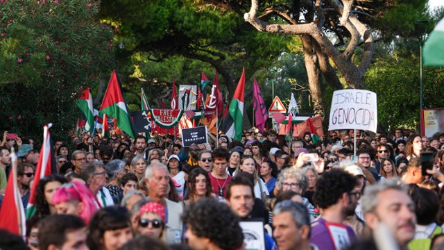 WENECJA 2025: Masowe protesty przeciw wojnie w Gazie docierają na...