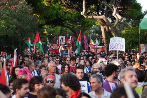 WENECJA 2025: Masowe protesty przeciw wojnie w Gazie docierają na...