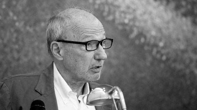Nie żyje Maciej Karpiński. Scenarzysta "Różyczki" miał 74 lata