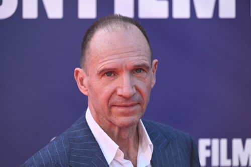 Fiennes, Farrell i Moura w komedii o sztuce wsp&oacute;łczesnej?