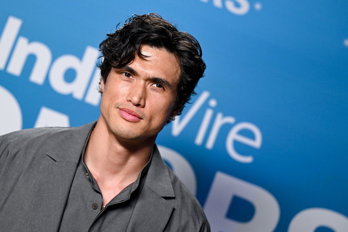Charles Melton w nowym projekcie twórców "Wszystko wszędzie naraz"