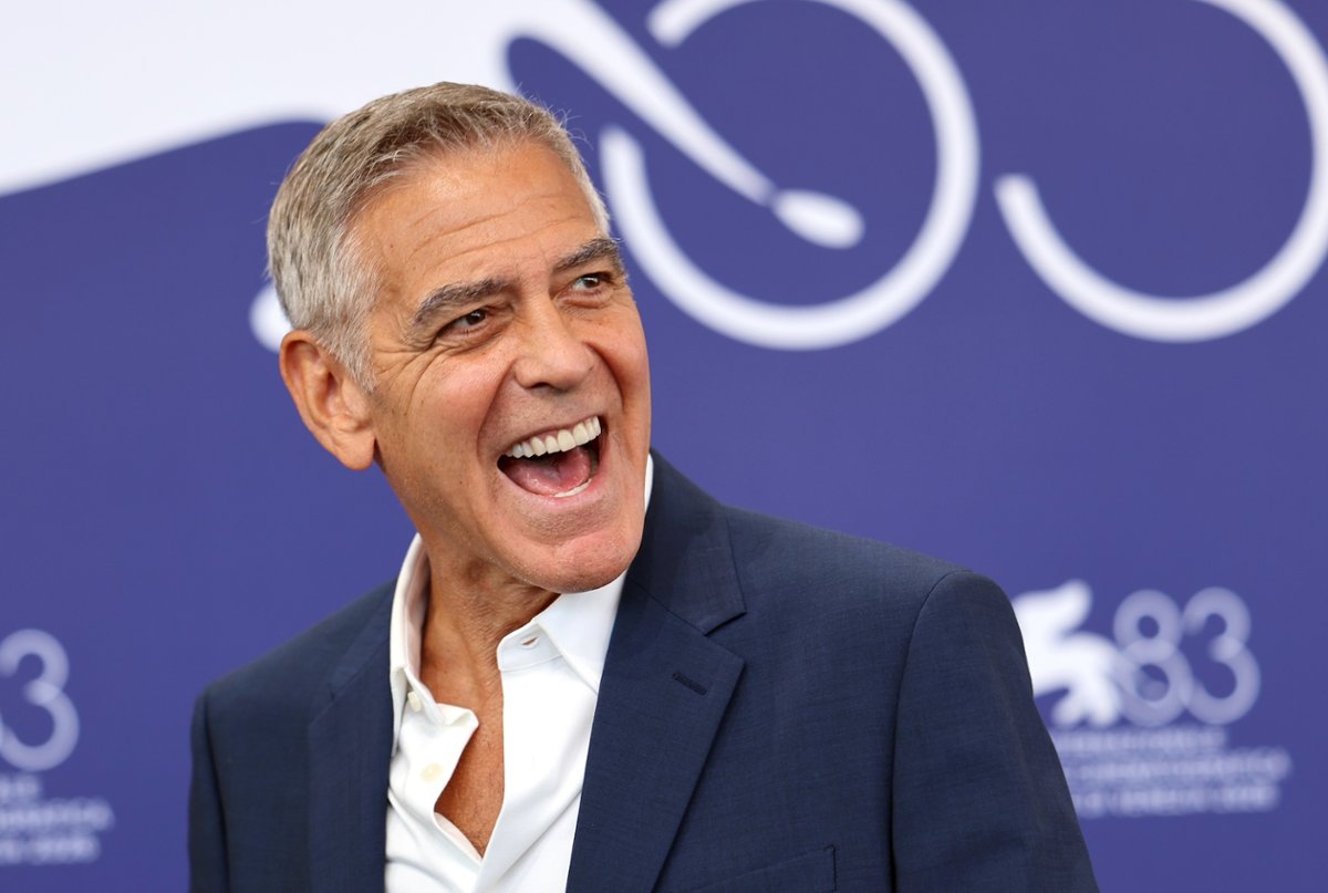 Autorytarni przywódcy handlują naszym strachem – mówi George Clooney