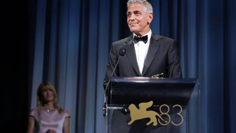 Autorytarni przyw&oacute;dcy handlują naszym strachem &ndash; m&oacute;wi George Clooney