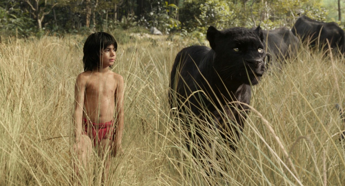 FOTO: Mowgli i zwierzęca ferajna na ruchomym plakacie "Księgi...
