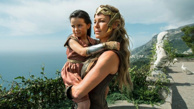 Mała Wonder Woman córką cara Romanowa