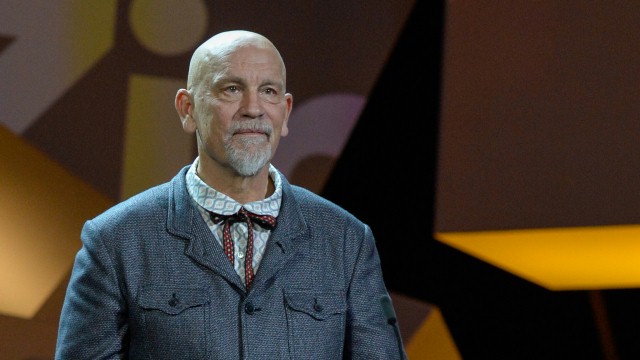 John Malkovich skaże Zaca Efrona na śmierć