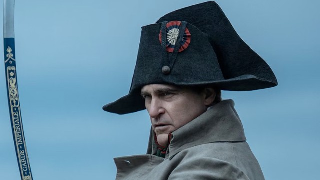 Joaquin Phoenix na nowych zdjęciach z "Napoleona". Kiedy...
