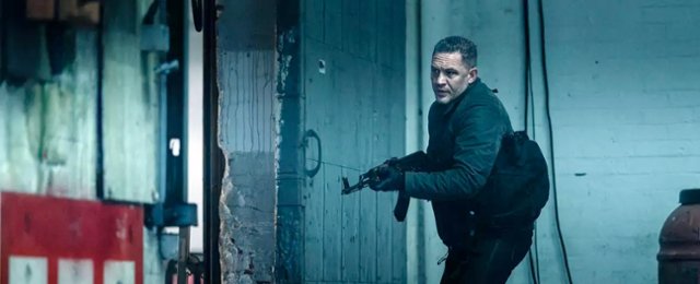 "Strefa gangsterów": recenzja. Czy warto obejrzeć serial z Tomem...