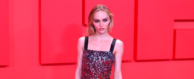 To naprawdę ona? Odmieniona Lily-Rose Depp na planie horroru...