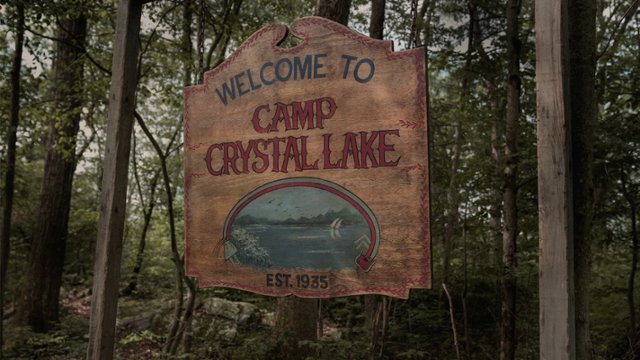 Tak zaczyna się krwawa legenda Jasona Voorheesa (ZWIASTUN)