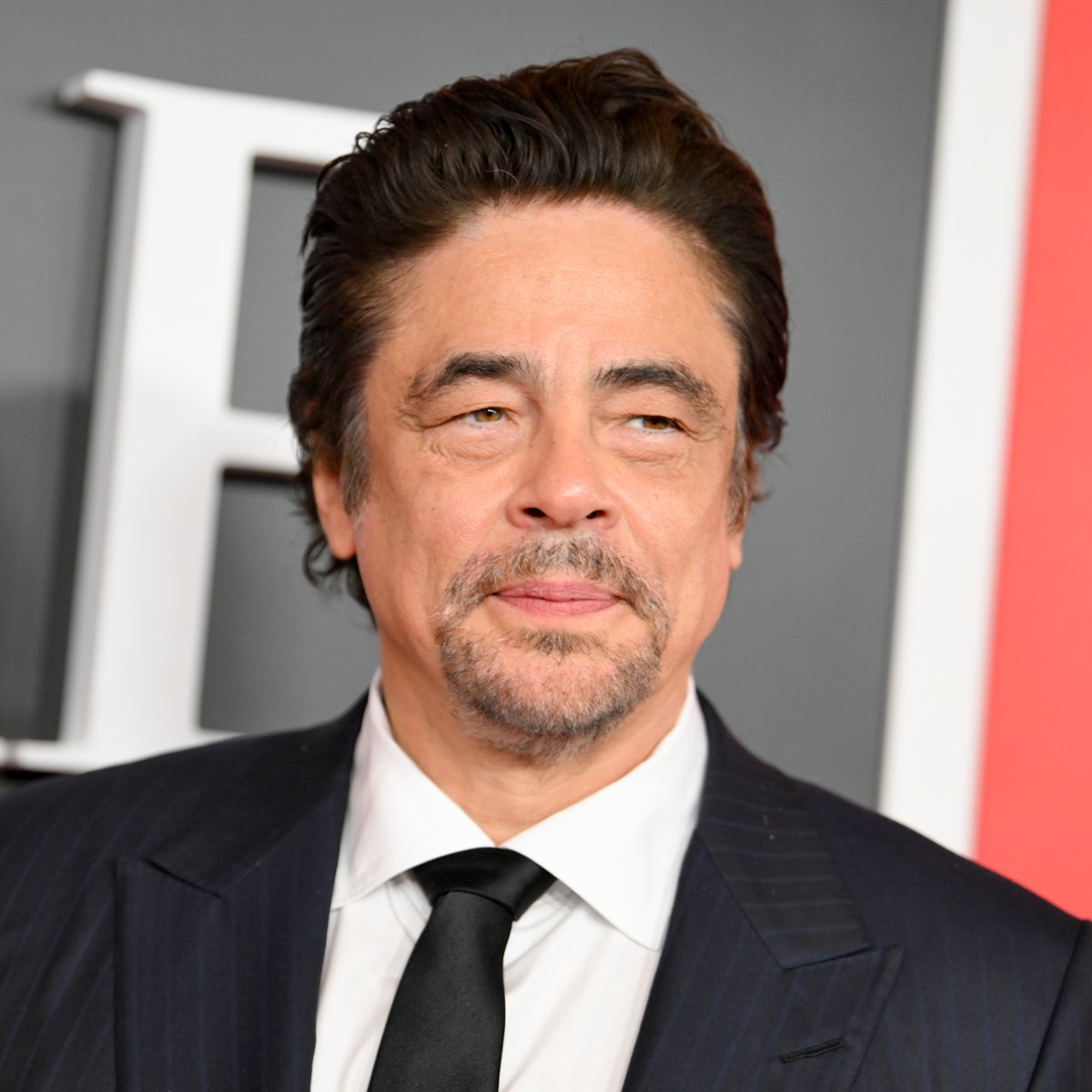 Benicio Del Toro i Ben Stiller w nowym serialu komediowym Apple TV+
