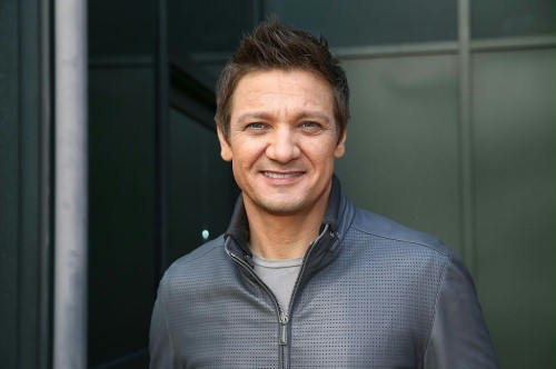 Jeremy Renner wejdzie na ring jako niepokonany Rocky