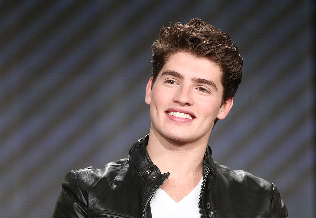 Gregg Sulkin będzie udawać geja
