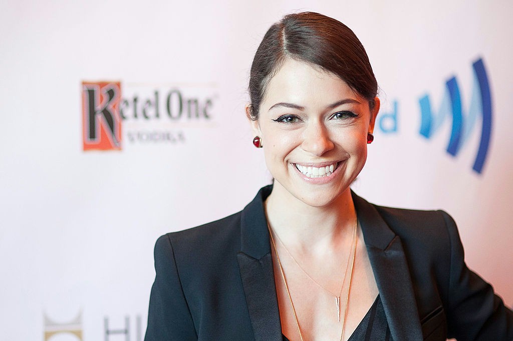 Tatiana Maslany spr&oacute;buje zlikwidować Arnolda Schwarzeneggera