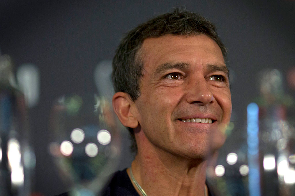 Antonio Banderas gwiazdą rocka walczącą z piratami