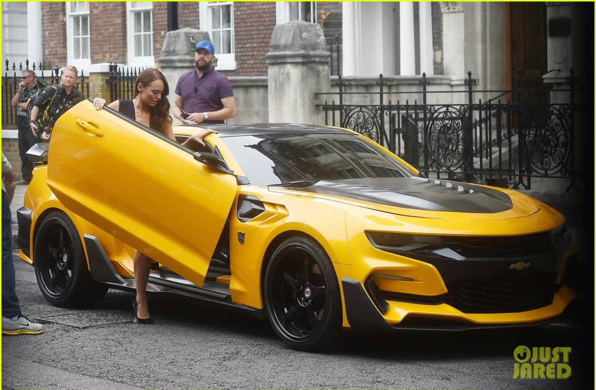 FOTO: Bumblebee na planie "Ostatniego rycerza" w Londynie