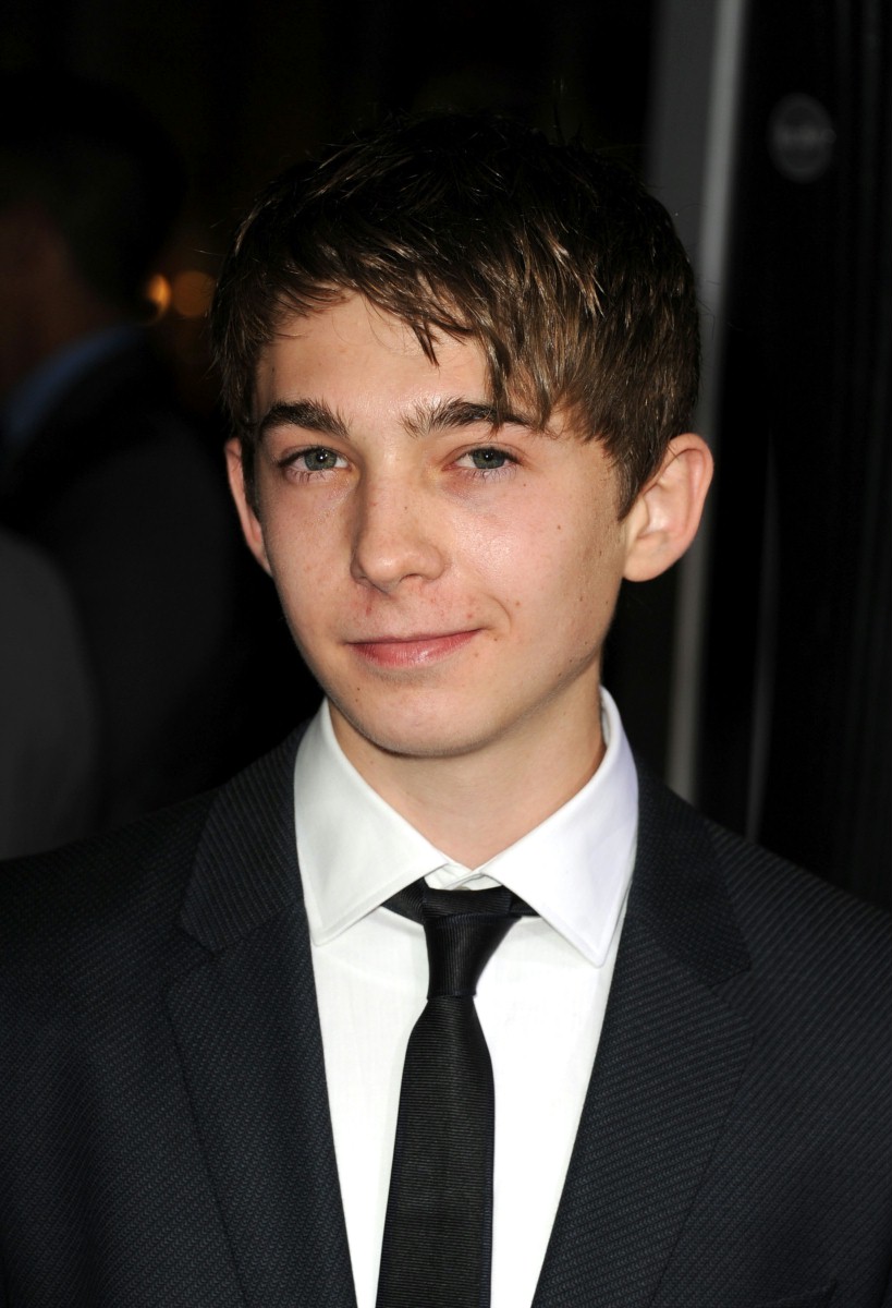 Austin Abrams synem zakompleksionego Bena Stillera