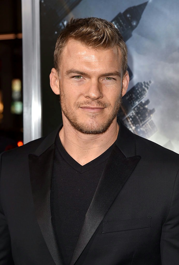 Alan Ritchson kontra biurowe zombie