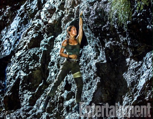 Twarda Alicia Vikander na zdjęciu z "Tomb Raider"