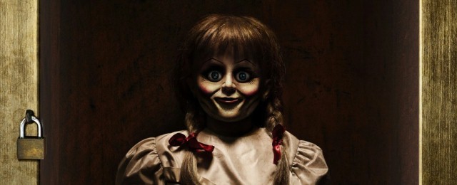 FOTO: Nowy plakat "Annabelle: Narodziny zła" ostrzega