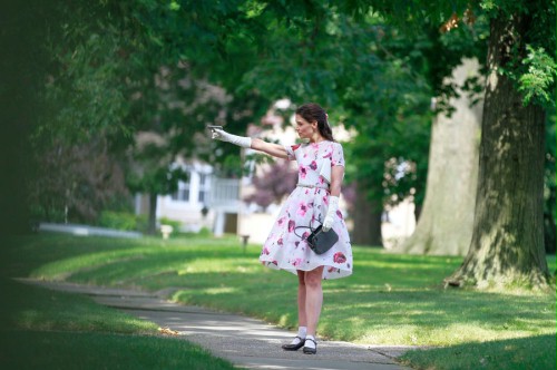 Katie Holmes gwiazdą filmu akcji twórcy "Nikt nie przeżył"