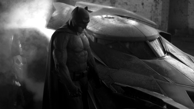 PLOTKA: Jake Gyllenhaal zastąpi Afflecka w roli Batmana?