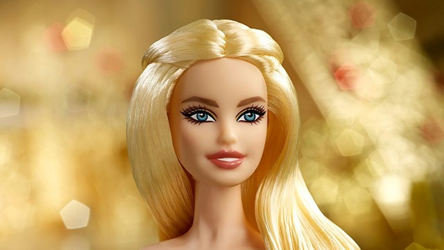 Anne Hathaway nie będzie brzydką Barbie w tym roku